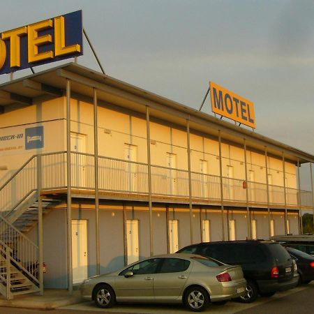 Tour-Motel Wilfersdorf  エクステリア 写真