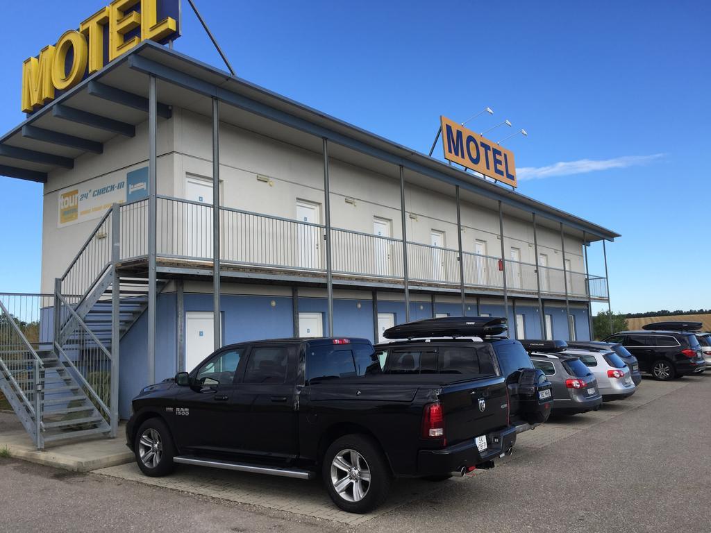 Tour-Motel Wilfersdorf  エクステリア 写真